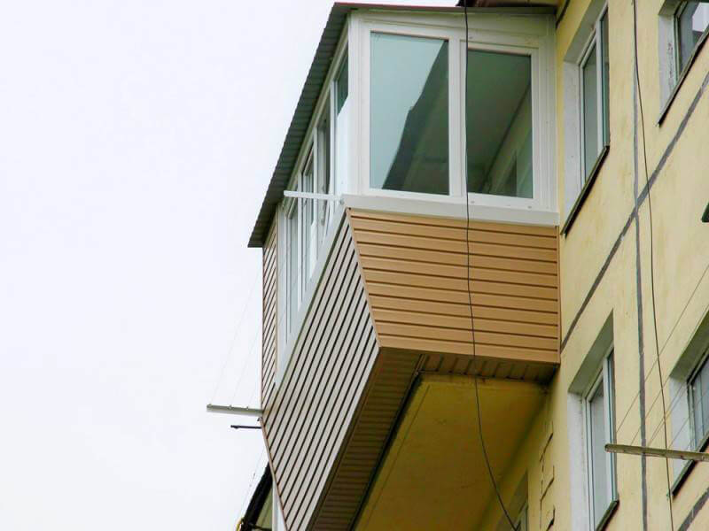 Увеличение балкона: особенности ремонта под ключ